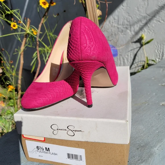 JESSICA SIMPSON / FUCHSIA FLASH // REDUCED PRICE‼️👠 - Picture 1 of 5